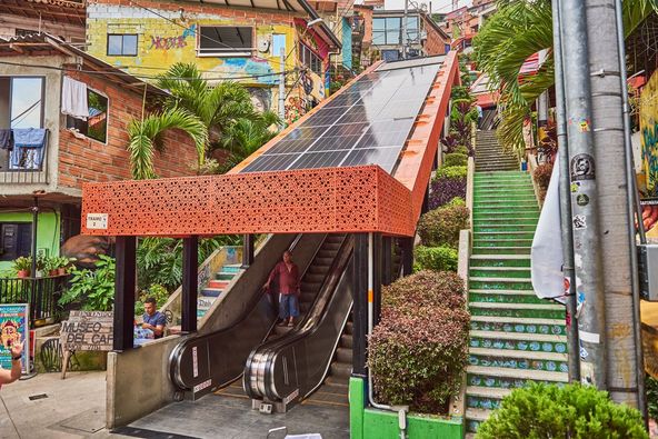 escaleras eléctricas de la comuna 13 Ruta Noticias