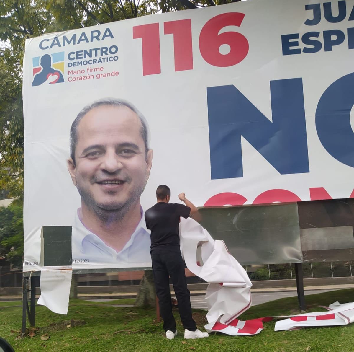 vandalizan vallas en Medellín Ruta Noticias