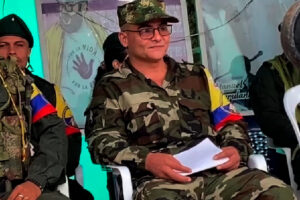 Alias Iván mordisco bombardear los campamentos de alias Mordisco orden de captura contra alias Iván Mordisco ejércitos de traquetos en Colombia Ruta Noticias