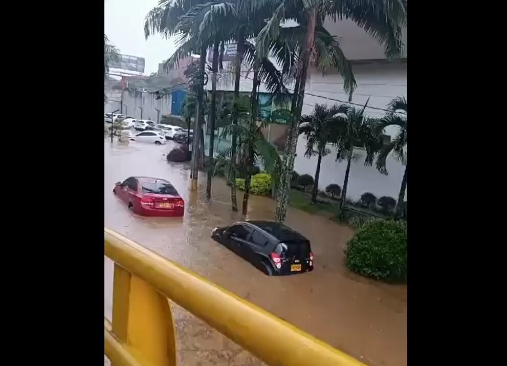 Un aguacero sobre Medellín Ruta Noticias