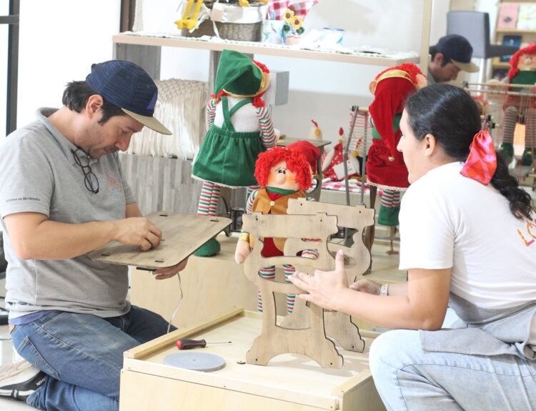 Tienda de Mis Manos crédito de Fenalco Antioquia y Crearcoop pequeños negocios Ruta Noticias