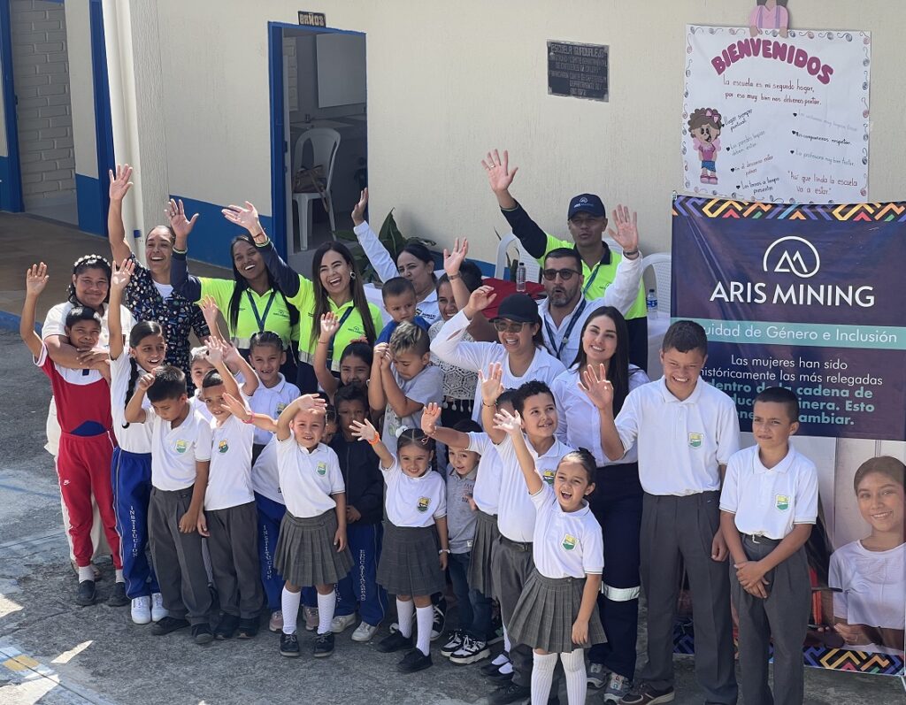 Aris Mining KITS Escuelas Ruta Noticias