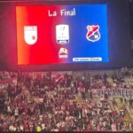 Del Atanasio sale el rojo Campeón hinchas Ruta Noticias