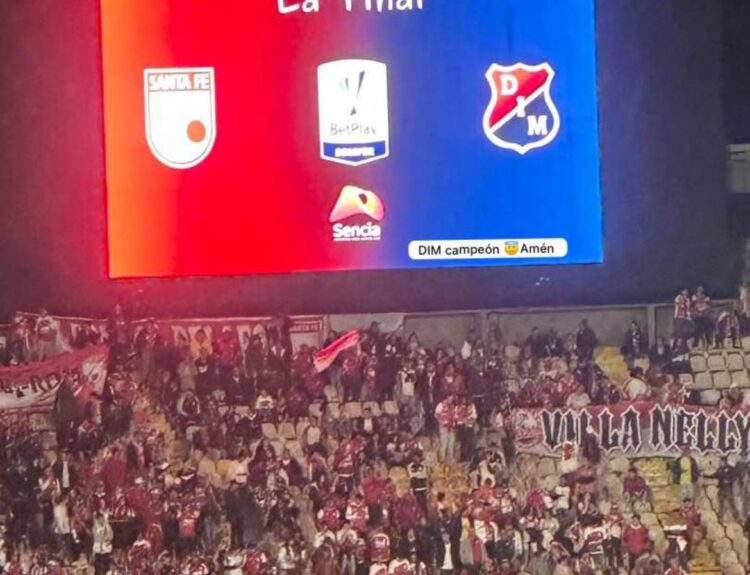 Del Atanasio sale el rojo Campeón hinchas Ruta Noticias