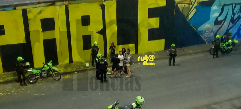 muro con frase contra Álvaro Uribe Ruta Noticias