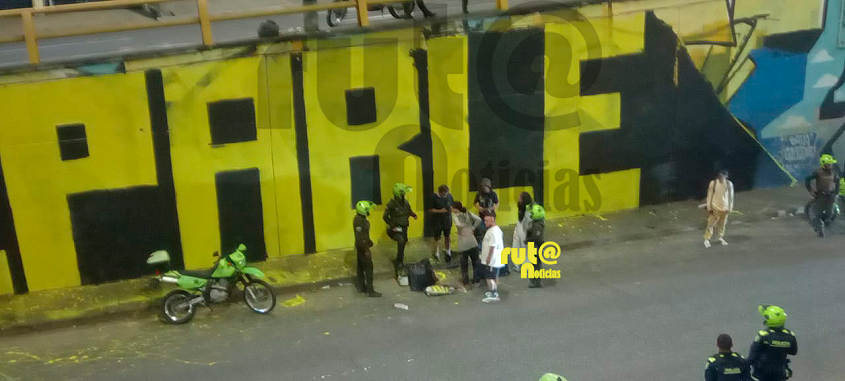 muro con frase contra Álvaro Uribe Ruta Noticias
