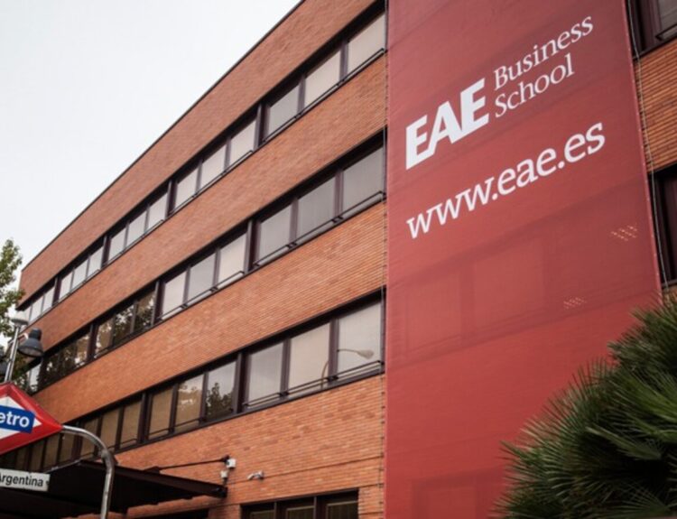 becas para estudiar maestrías presenciales en España Ruta Noticias