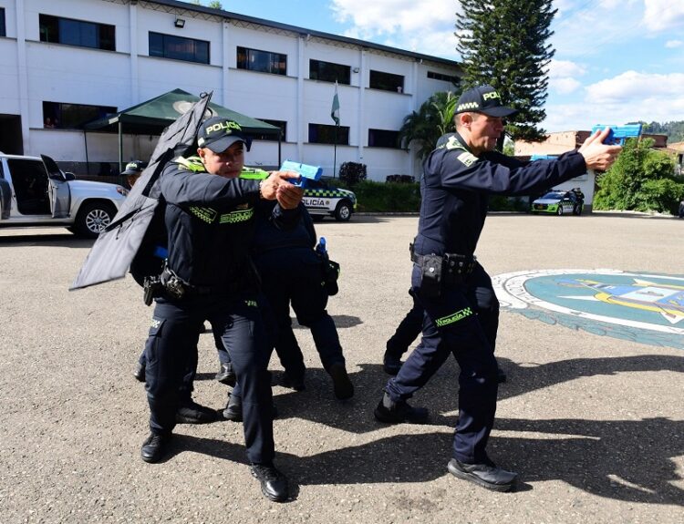 Policías fueron capacitados en protección de personas Ruta Noticias