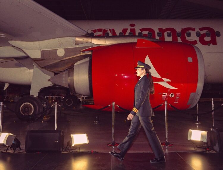 Avianca le cambia uniforme Ruta Noticias