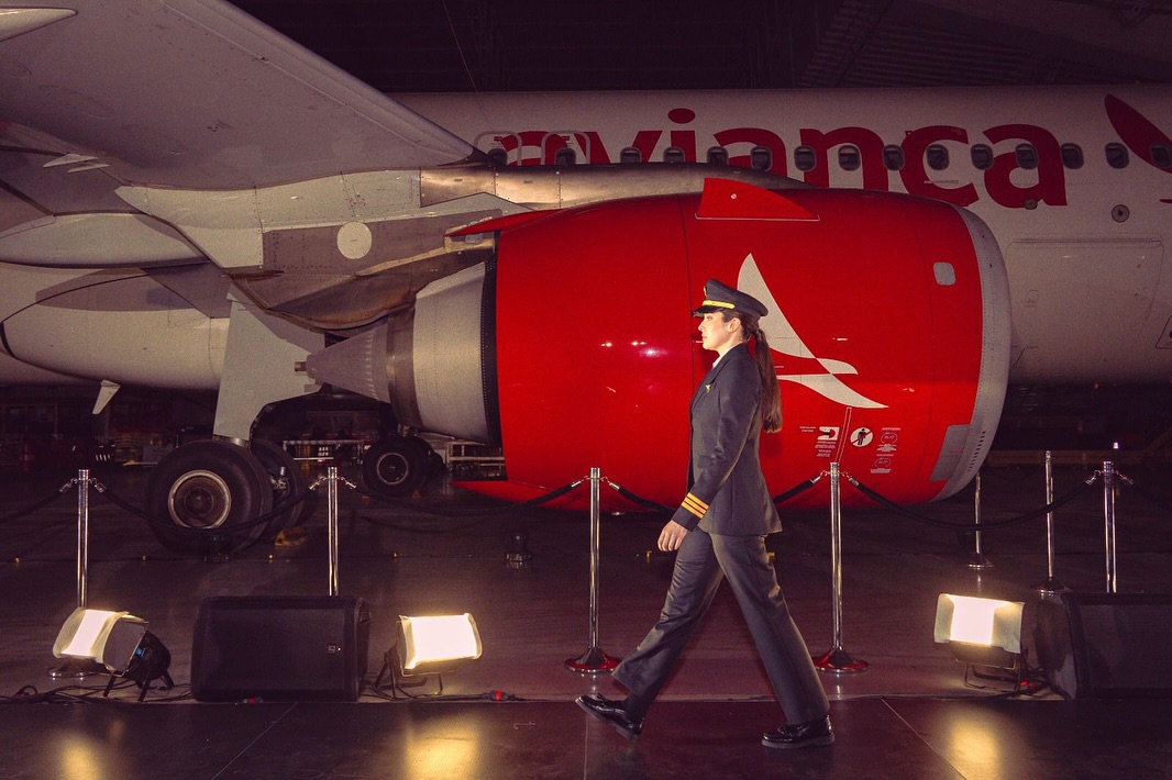 Avianca le cambia uniforme Ruta Noticias