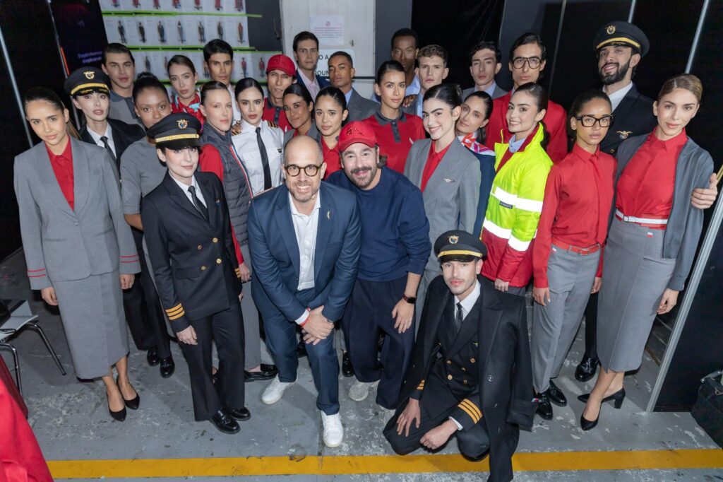 Avianca le cambia uniforme Ruta Noticias