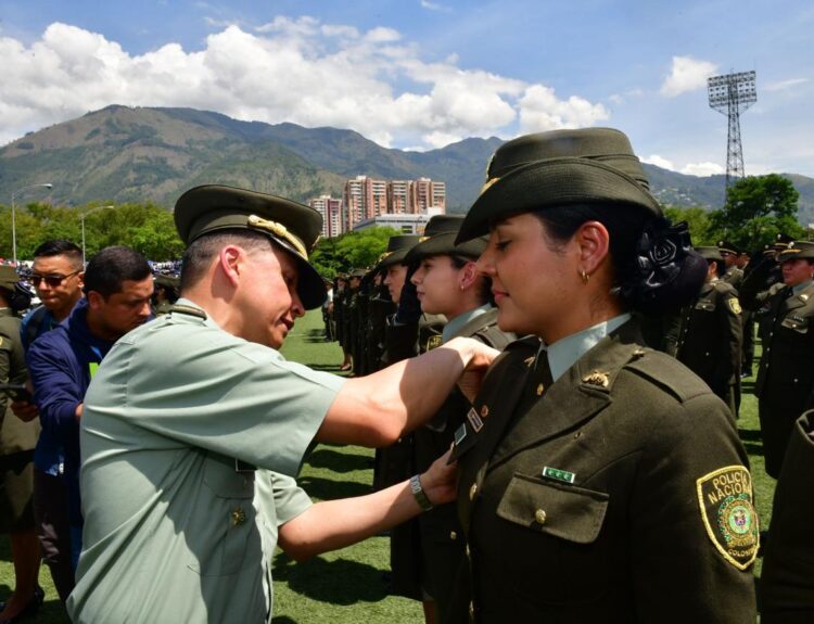 Ascenso de 1.953 policías Ruta Noticias