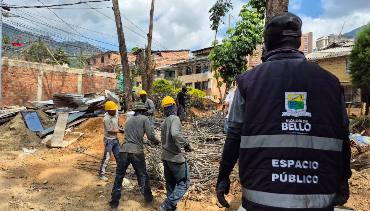 Alcaldía de Bello recupera el espacio público Ruta Noticias