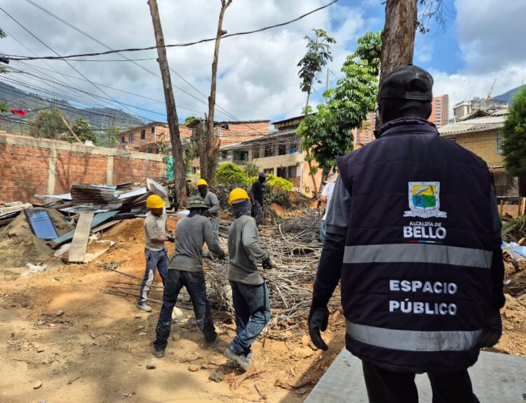 Alcaldía de Bello recupera el espacio público Ruta Noticias