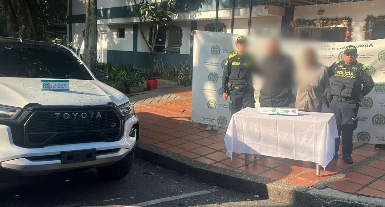 se robaron una camioneta Toyota en Medellín Ruta Noticias