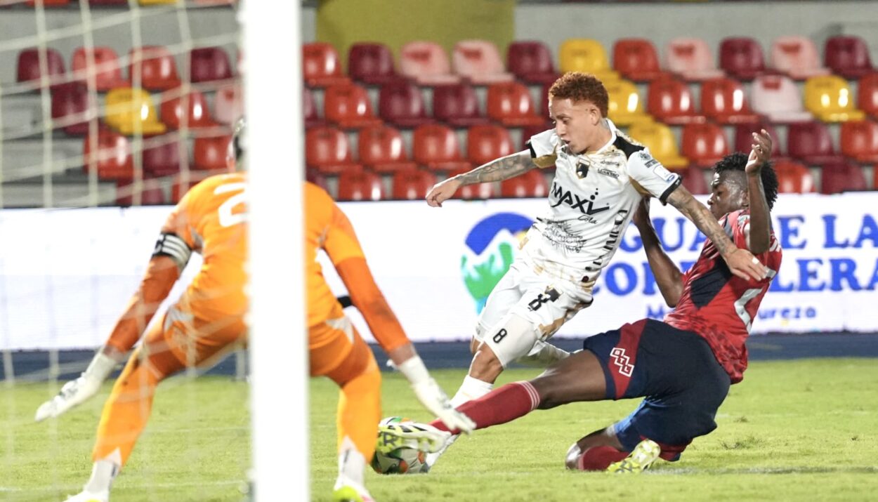 El Medellín juega contra Ruta Noticias