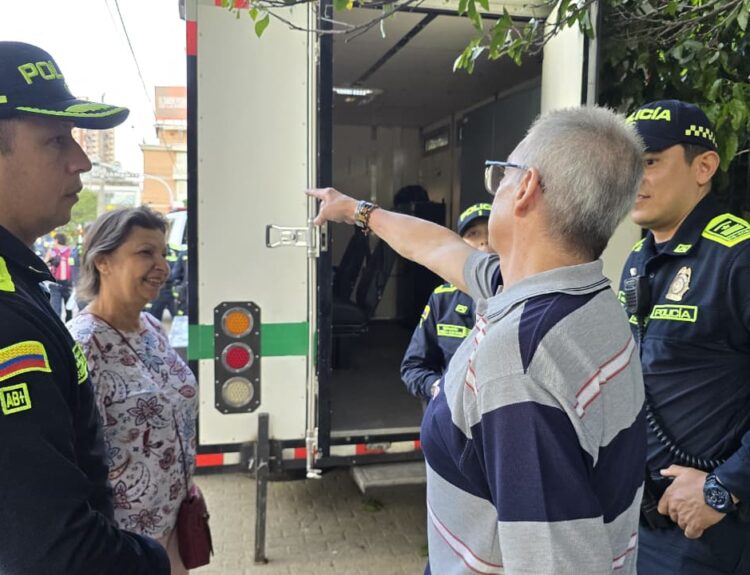 CAI Móvil en Laureles Ruta Noticias