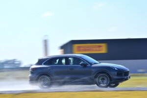 conducción segura en épocas de lluvia Pirelli Ruta Noticias