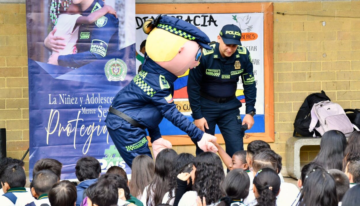 presencia en colegios de la Policía Metropolitana Ruta Noticias