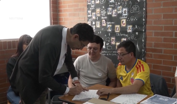 están comprando votos para Iván Cepeda Ruta noticias