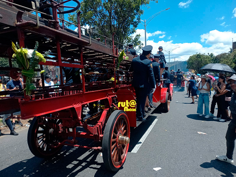 29.º Desfile de Autos Clásicos y Antiguos Ruta Noticias