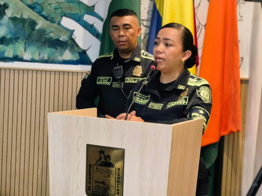 Mujer Policía en Medellín y Colombia Ruta Noticias