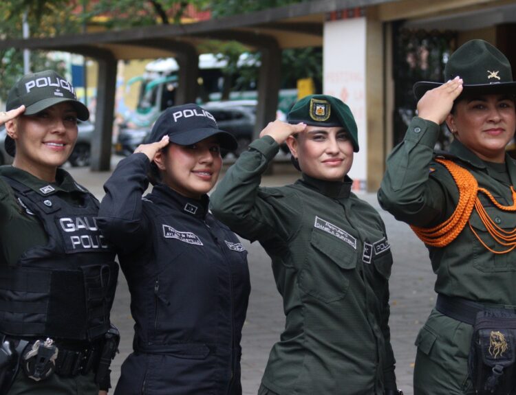 Mujeres Policías en Medellín y Colombia Ruta Noticias
