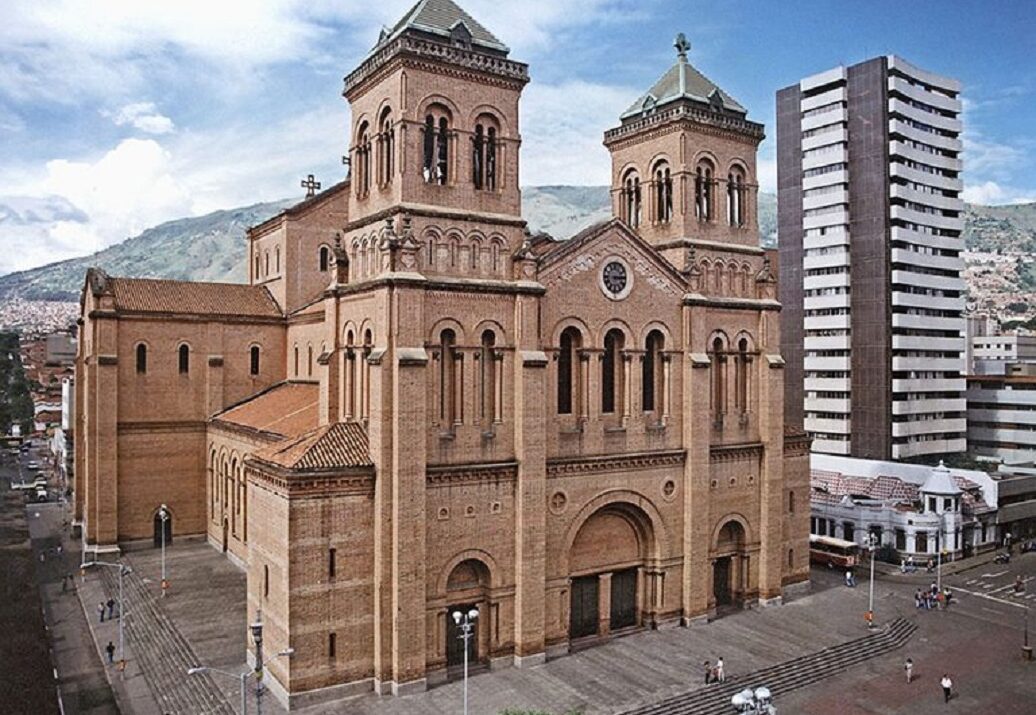 Catedral Metropolitana de Medellín drogadictos Ruta Noticias