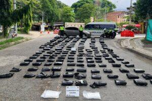 Persecución en La Pintada decomiso de 376 kilos de drogas Ruta Noticias