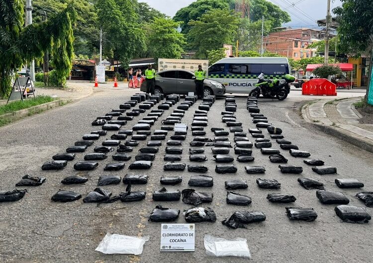 Persecución en La Pintada decomiso de 376 kilos de drogas Ruta Noticias
